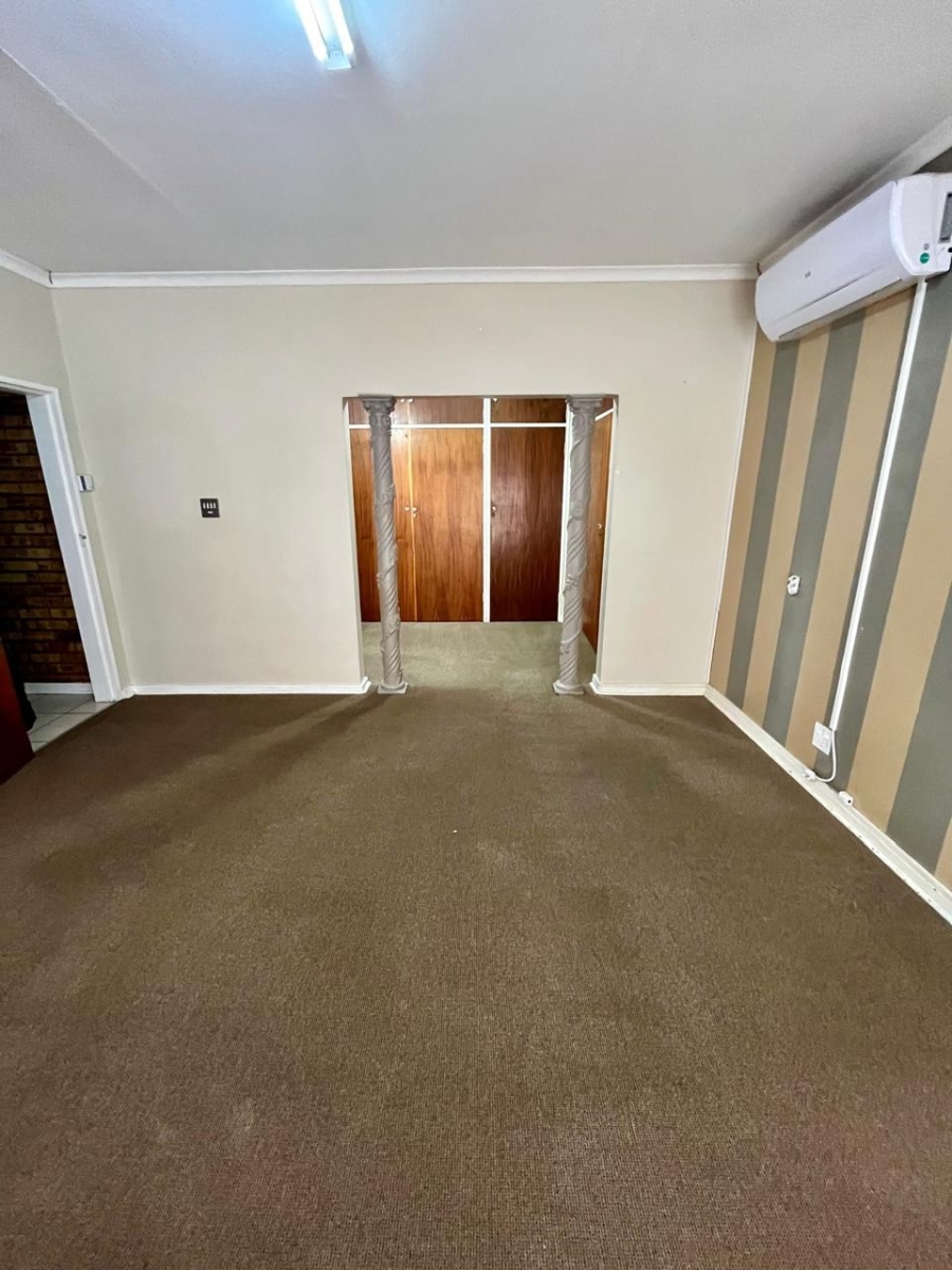 4 Bedroom Property for Sale in Flamwood North West